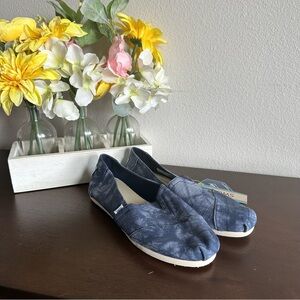 NWT TOMS Ortholite Wmn Alpargata Navy Tie Dye Woven Size 6!!